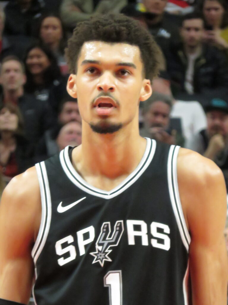 Wembanyama: Der nächste Schritt zur NBA-Dominanz? Victor Wembanyama im Spiel für die Spurs.