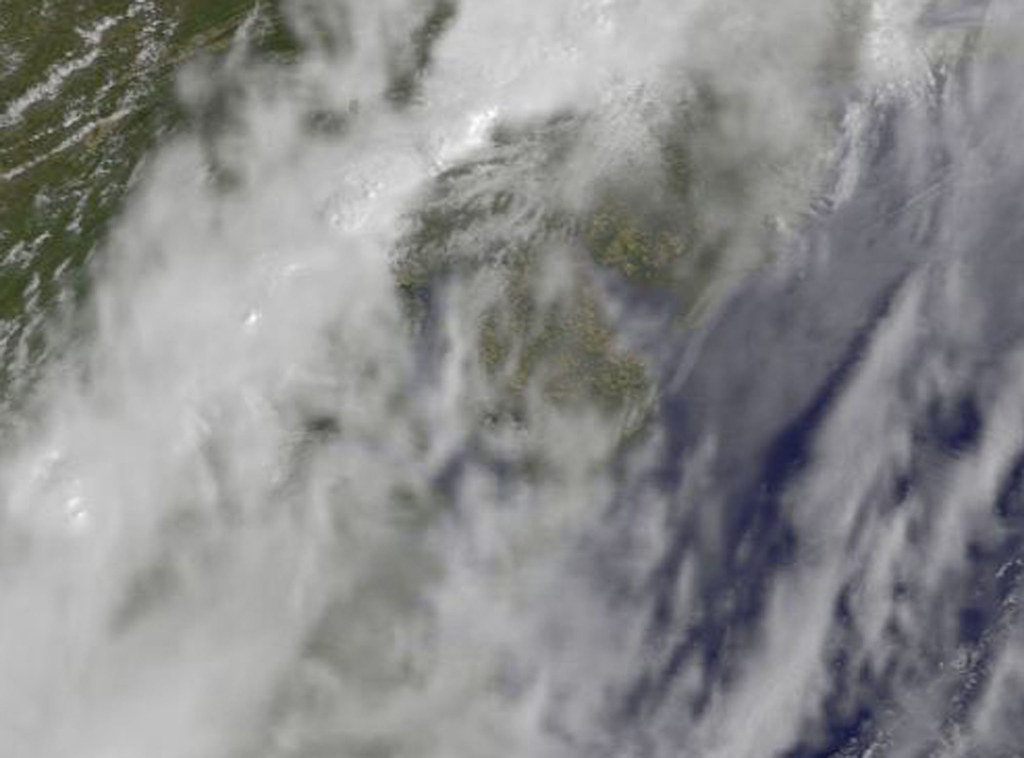 Starkes Gewitter: Unwetterwarnung für Bayern – Was Sie jetzt wissen müssen Dunkle Wolken kündigen ein starkes Gewitter mit Hagel an.