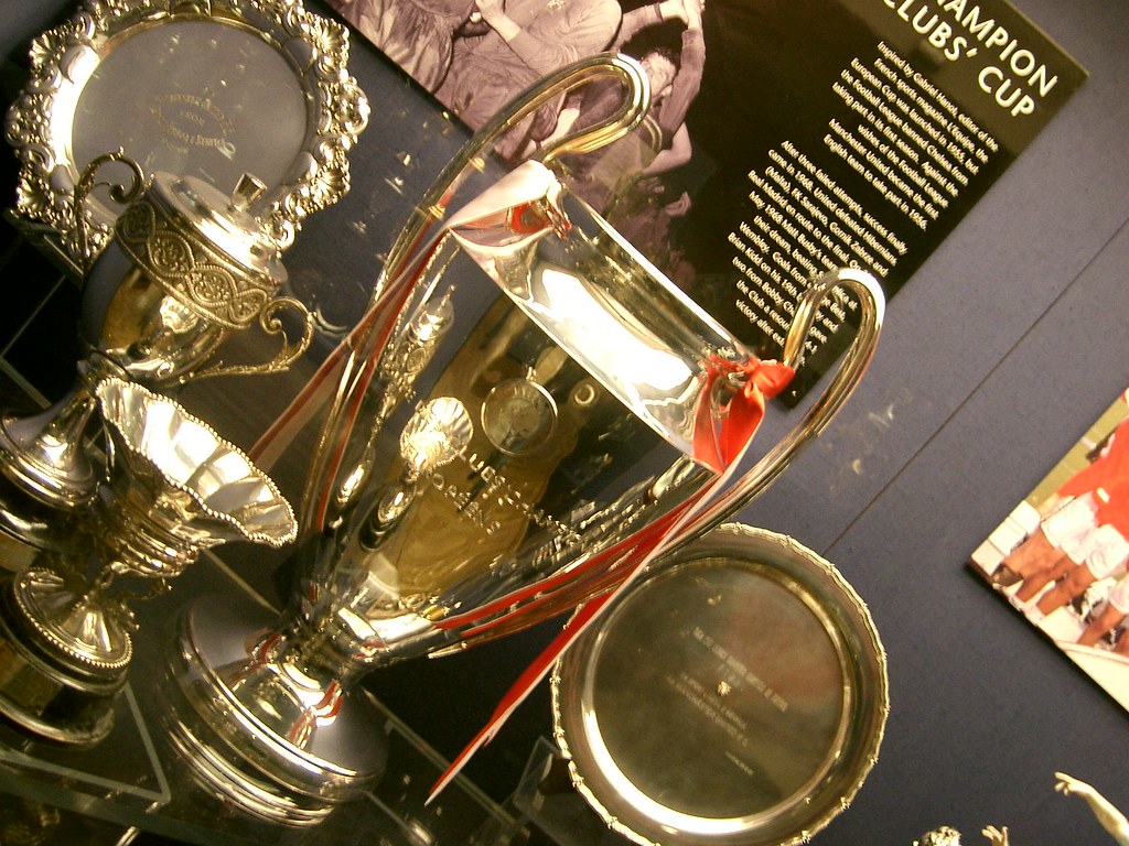Champions-League-Pokal: UEFA-Präsident sorgt für Verwirrung bei Siegerehrung Champions-League-Pokal: PSG feiert den Titelgewinn 2026.