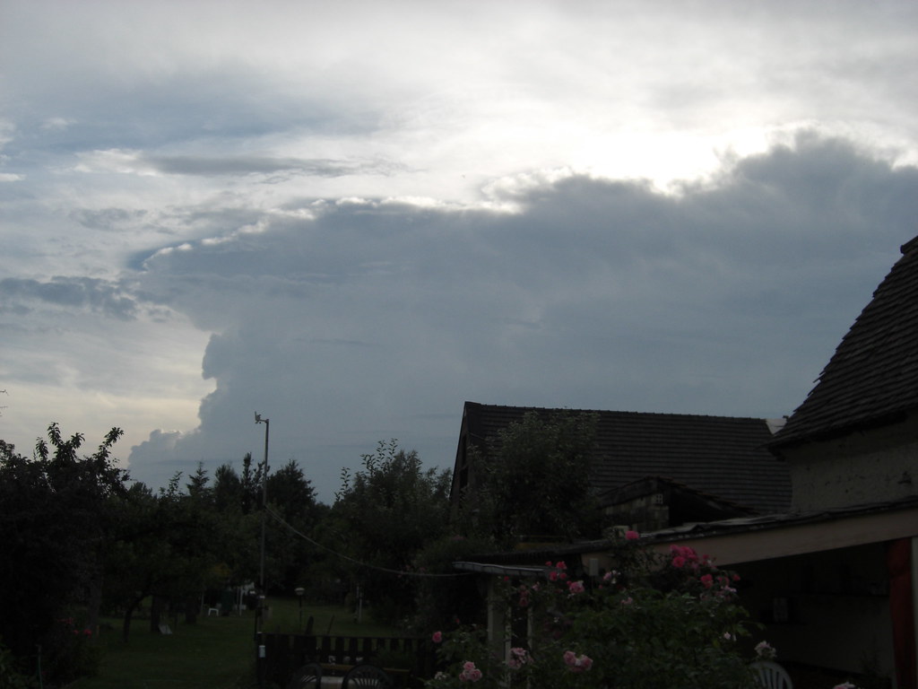 Starkes Gewitter über Österreich