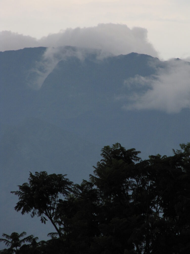 Kaltfront bringt Gewitter und Abkühlung in die Schweiz Kaltfront bringt Gewitter und Regen